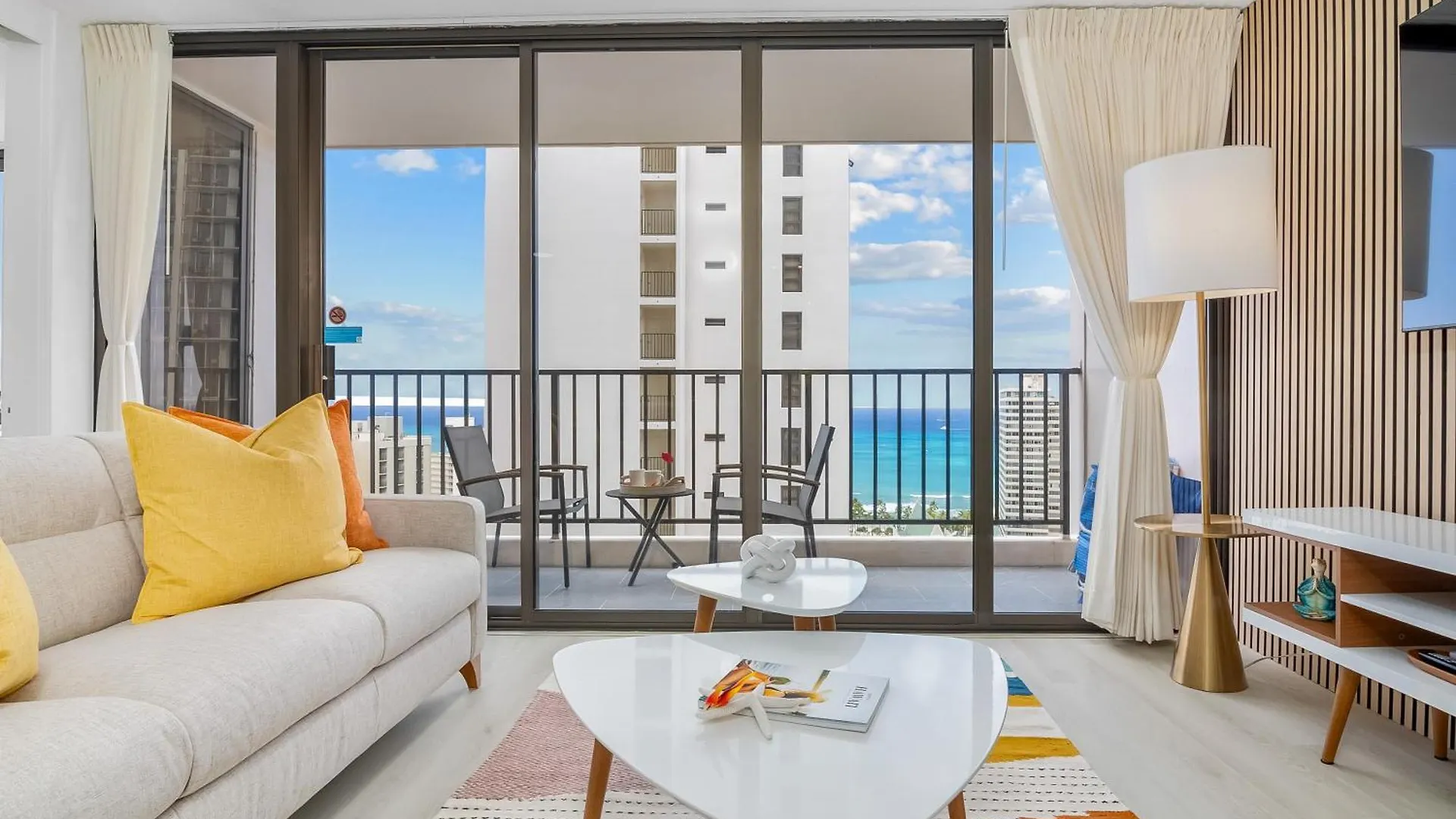 Daire Chic And Upscale Waikiki Beach Ocean View With Parking Honolulu