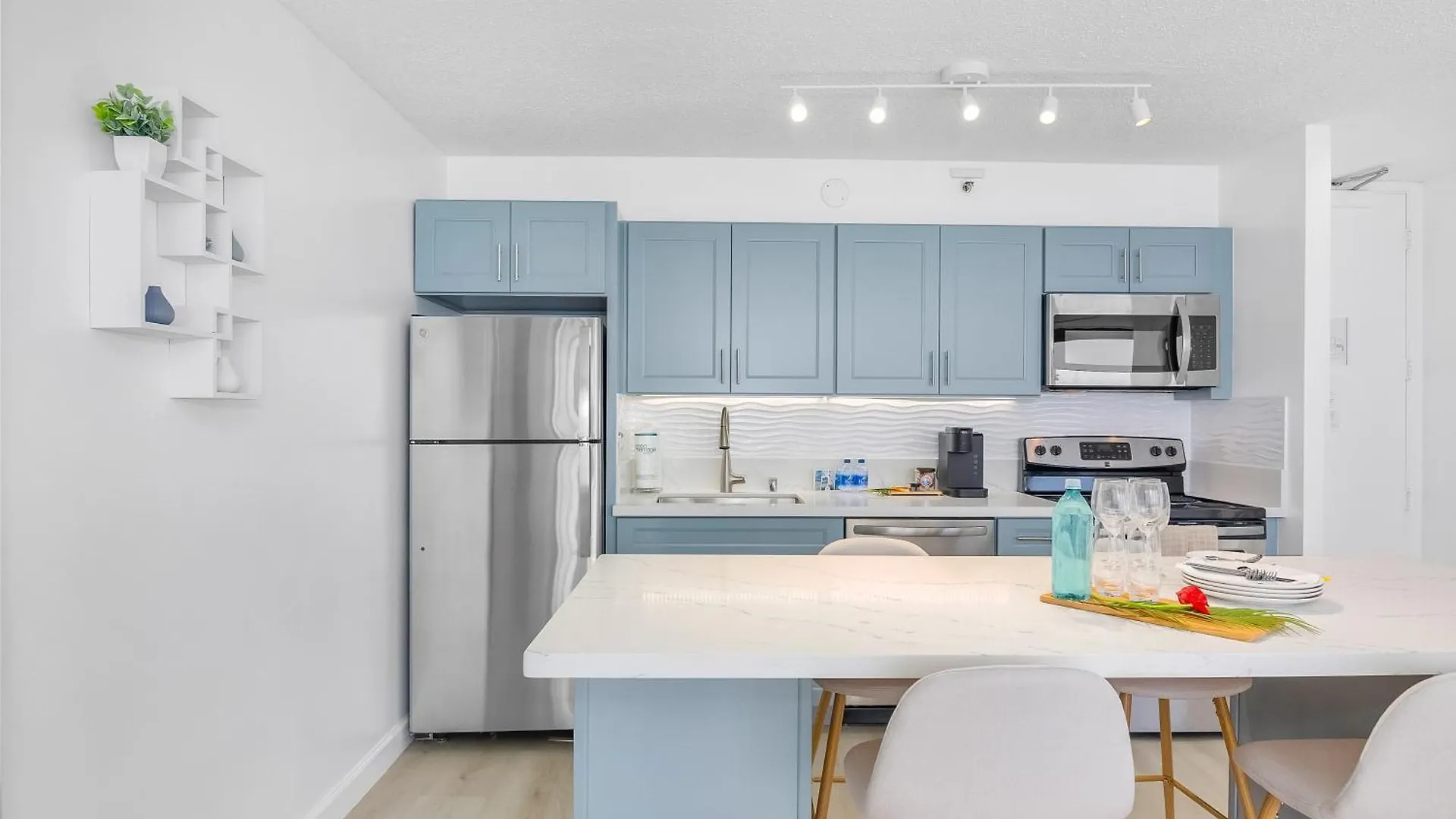 Chic And Upscale Waikiki Beach Ocean View With Parking Honolulu Daire