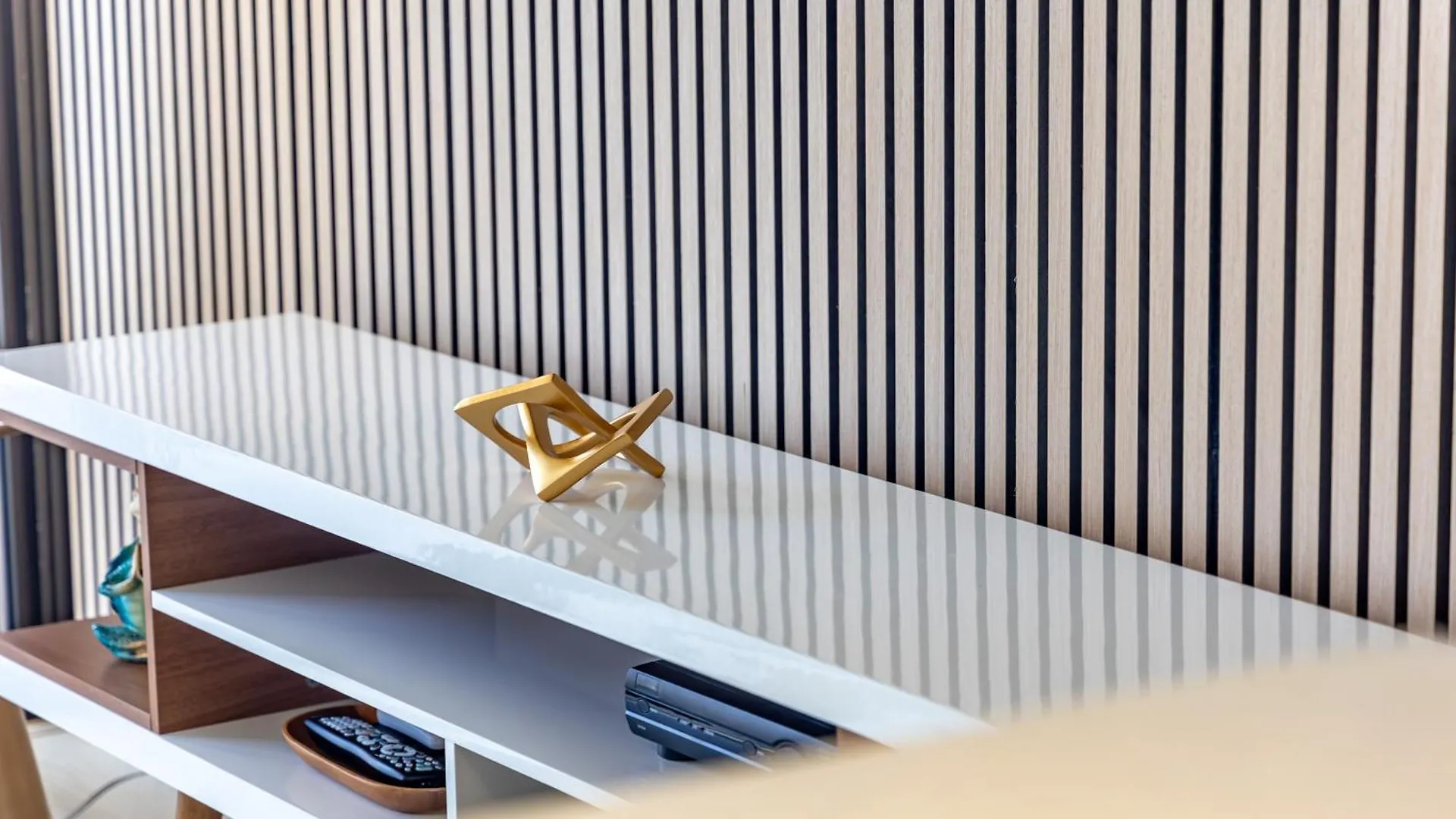 Chic And Upscale Waikiki Beach Ocean View With Parking Honolulu