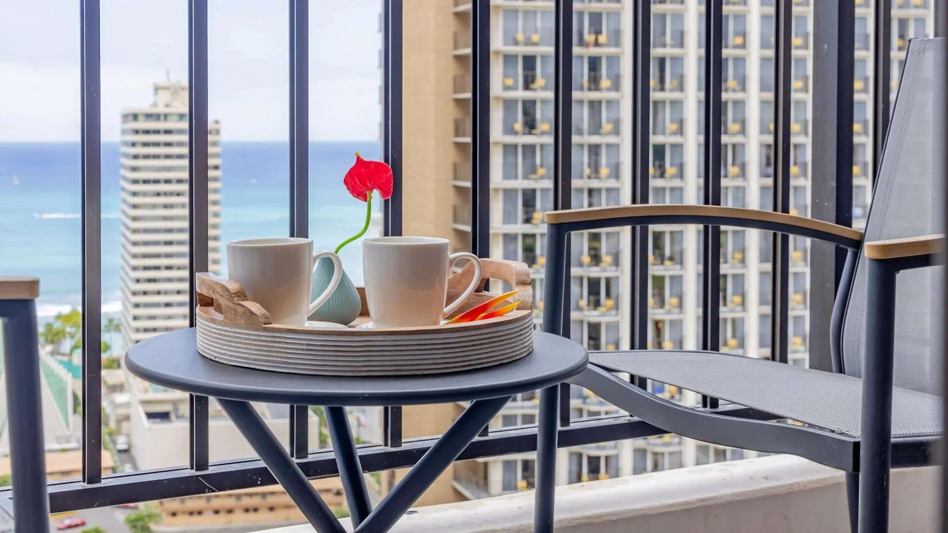 Chic And Upscale Waikiki Beach Ocean View With Parking Honolulu Apartment