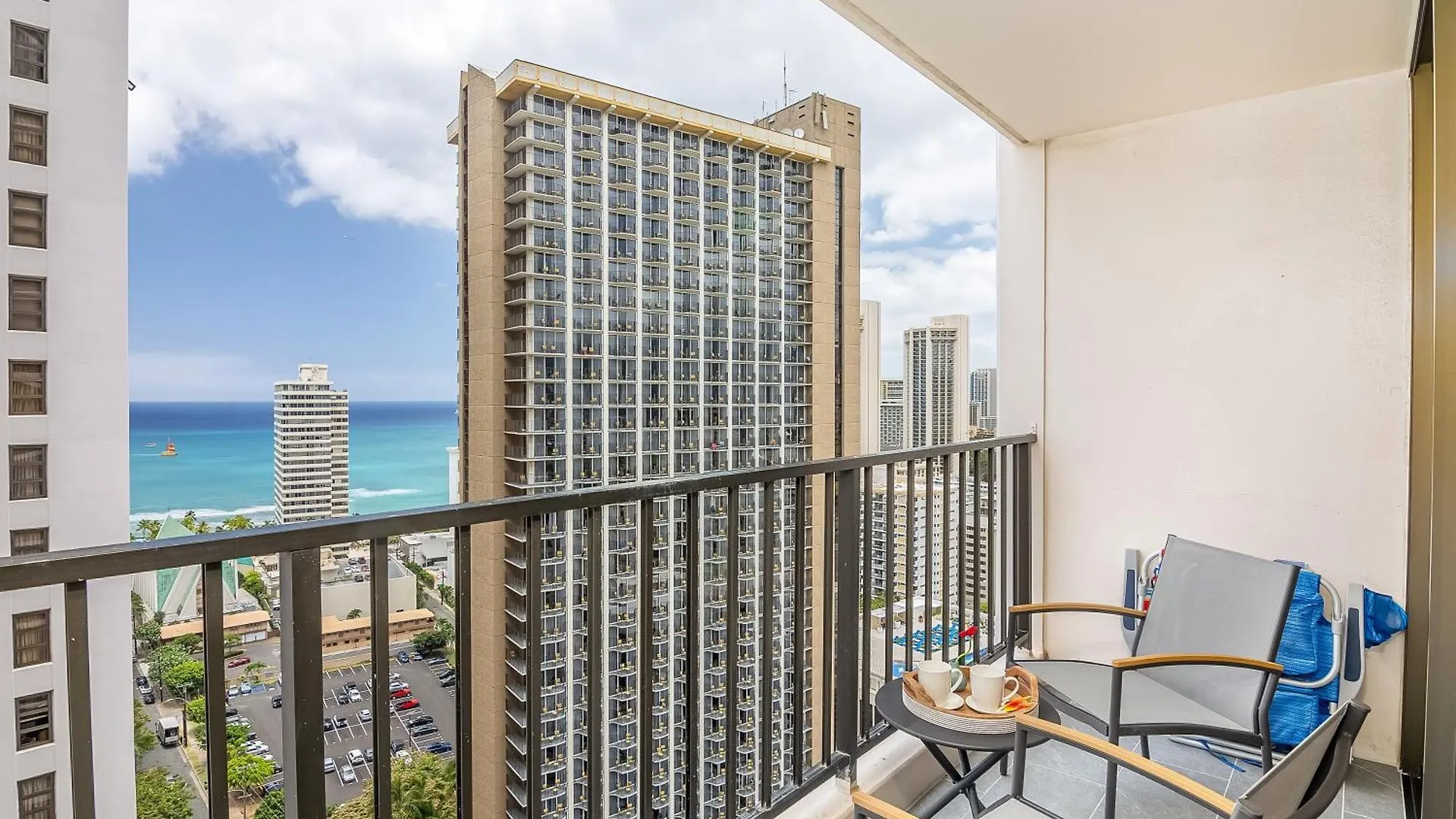 Apartment Chic And Upscale Waikiki Beach Ocean View With Parking Honolulu