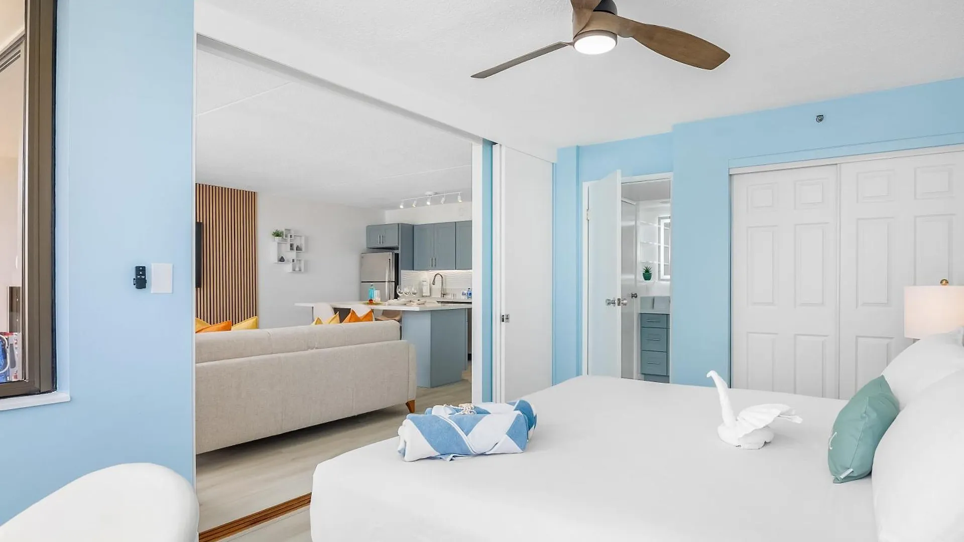Chic And Upscale Waikiki Beach Ocean View With Parking Honolulu Apartment